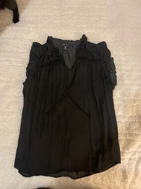 Jones New York JNY Black Ruffle Split Neck Sleeveless Blouse